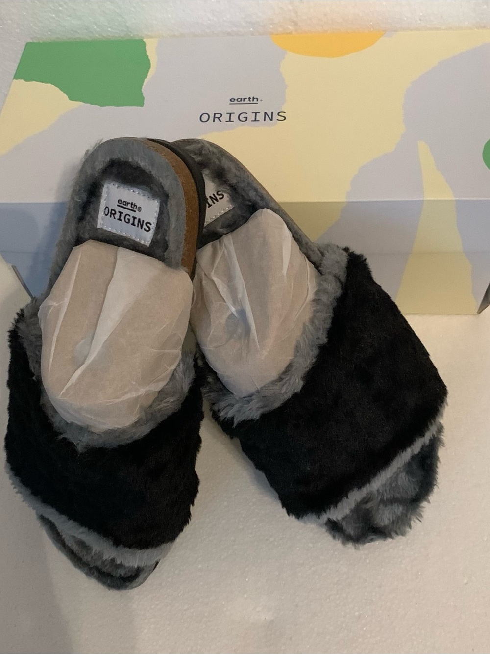 Earth Origins Women's Black and Gray Faux-Fur Slip-On Cozy Slippers size8